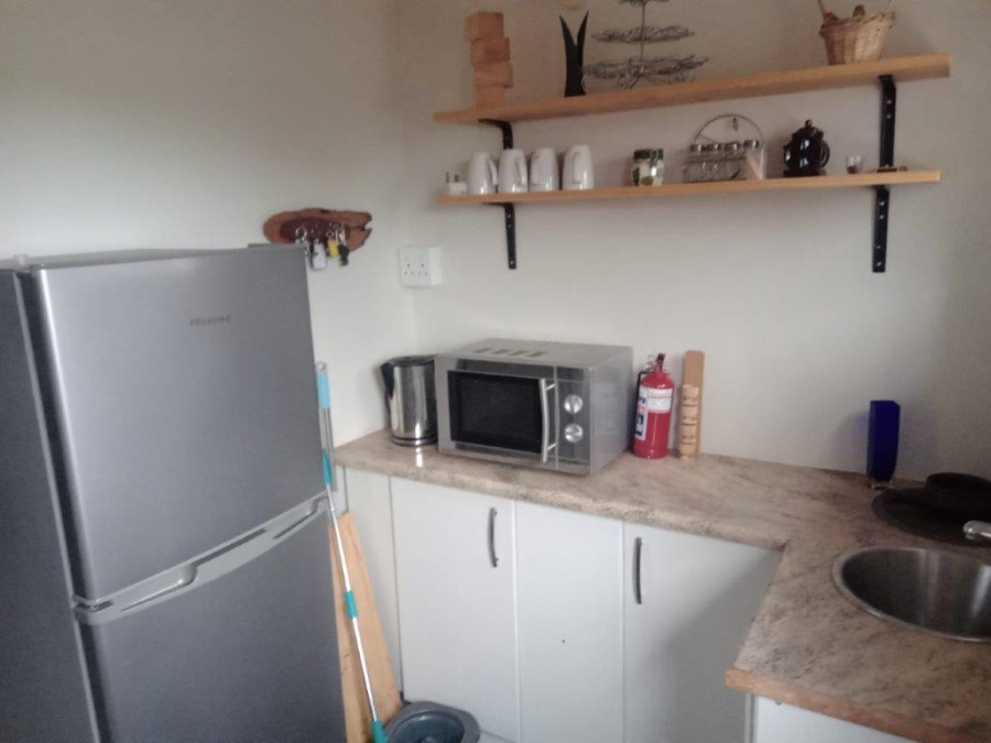 6 Bedroom Property for Sale in Paradise Beach Eastern Cape